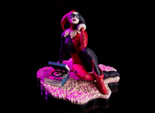 Harley-Quinn-Statue-by-Mondo-003.jpg