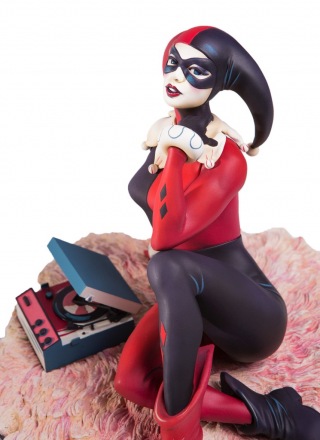 Harley-Quinn-Statue-by-Mondo-006.jpg