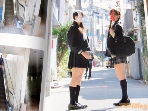Japanese_schoolgirls_wearing_panties_faces_5.jpg