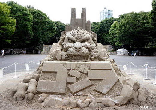 toshihiko-hosaka-sand-sculpture-3.jpg