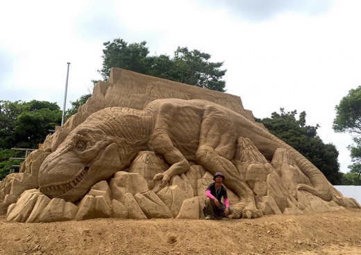 toshihiko-hosaka-sand-sculpture-4.jpg