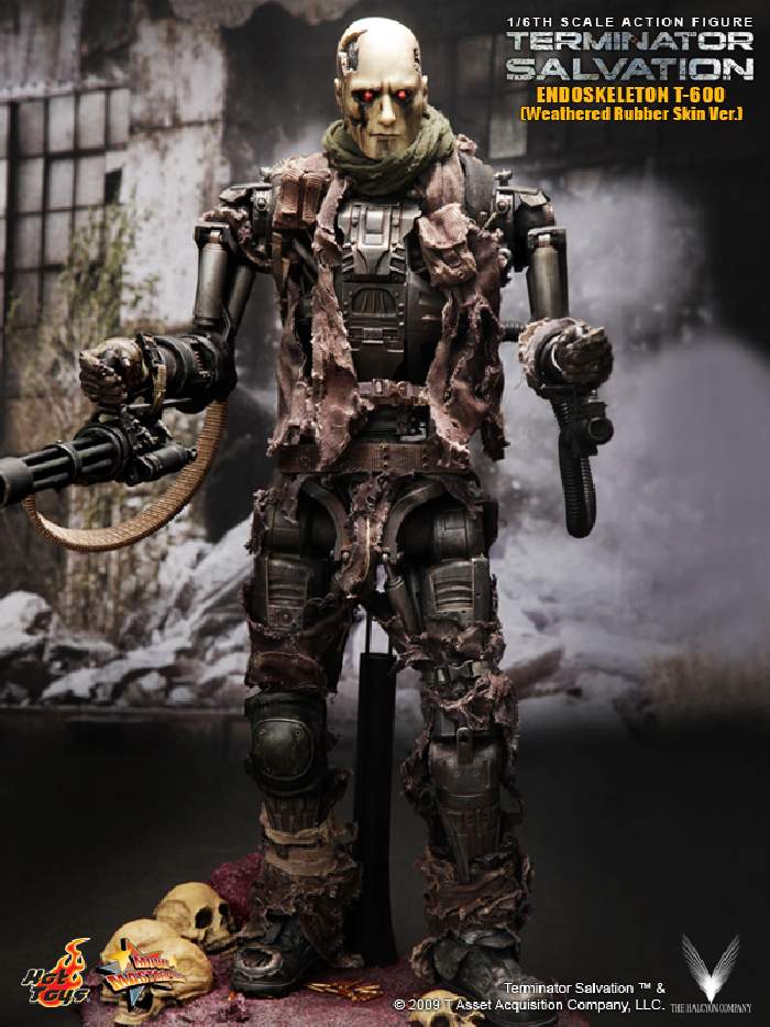 Hot Toys – MMS 104 – Terminator Salvation – T-600 Collectible Figure (Weathered Rubber Skin Version)