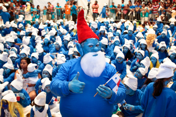 Global Smurf Day 2011 – Plus New Guinness World Record Of People