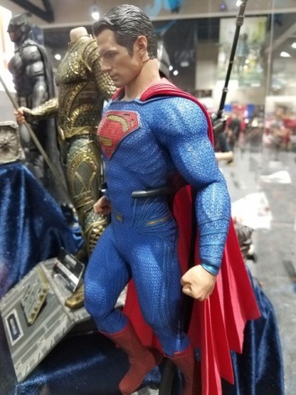 superman-justice-league-hot-toys-sideshow-1-450x600.jpg