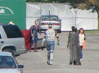 superman-man-of-steel-henry-cavill-set-photo-01.jpg