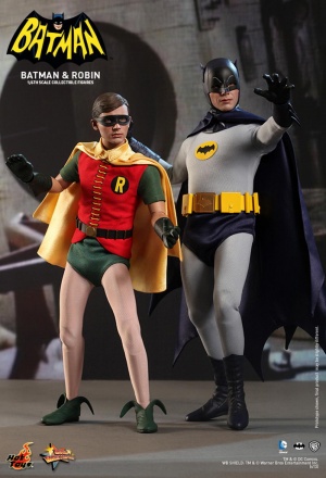 Hot Toys - Batman 1966 - Batman Collectible Figure_24.jpg
