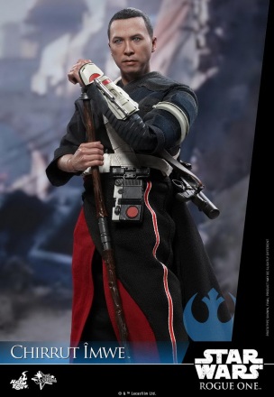 Hot-Toys---Rogue-One-A-Star-Wars-Story---Chirrut-Imwe-Collectible-Figure_PR10.jpg