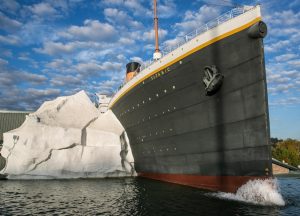 iceberg picture titanic hit