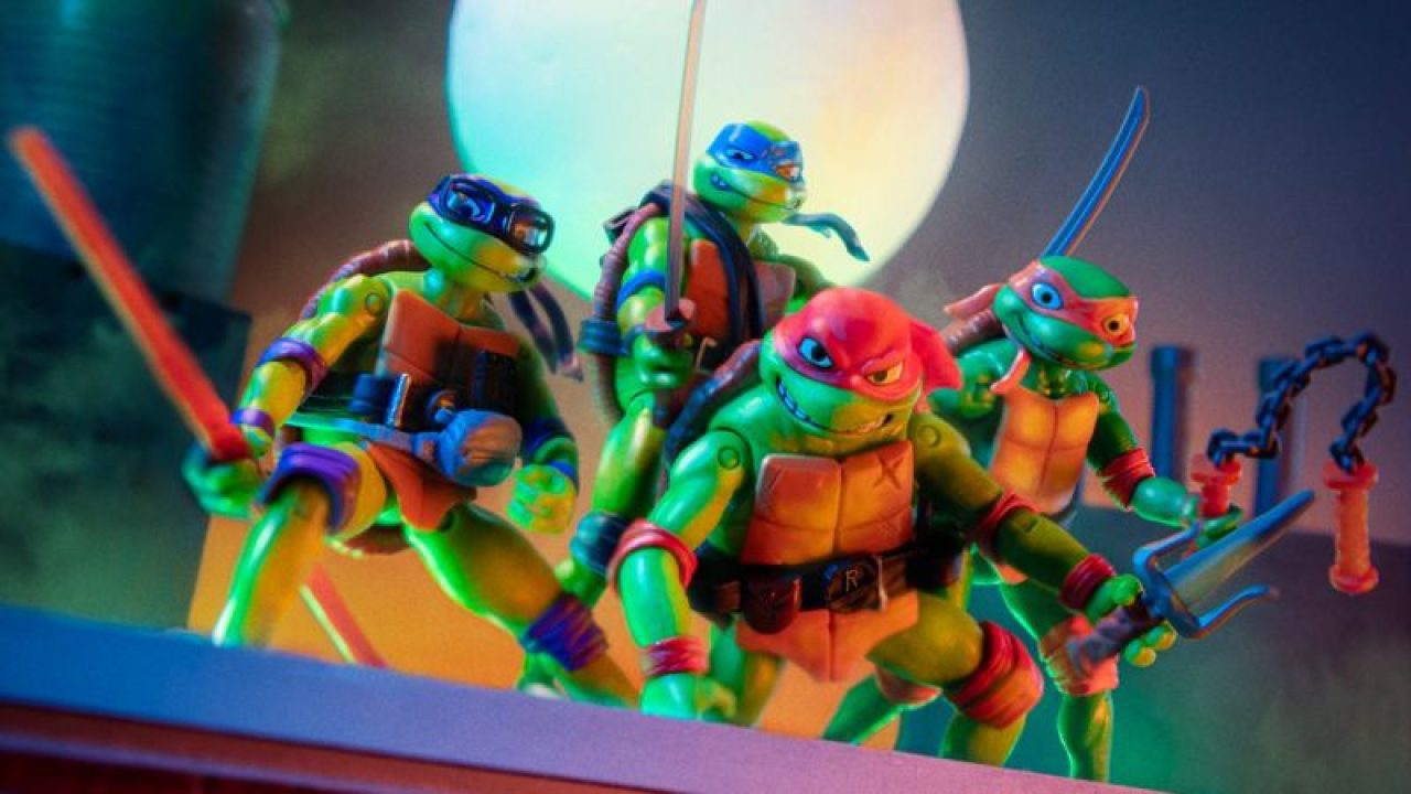 Playmates Teenage Mutant Ninja Turtles Mutant Mayhem 5.5 Ninja Shouts  Figure